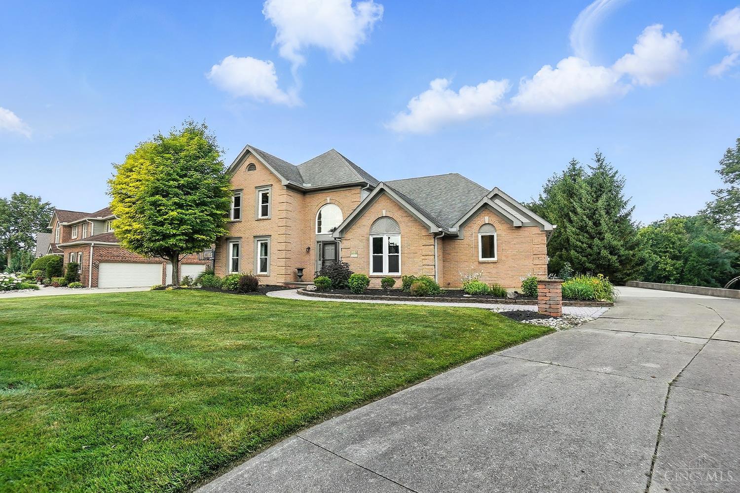 Photo of 1033 Country Creek Dr, Lebanon, OH 45036