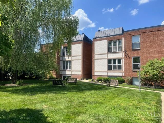 Photo of 3825 Petoskey Ave 21, Mariemont, OH 45227