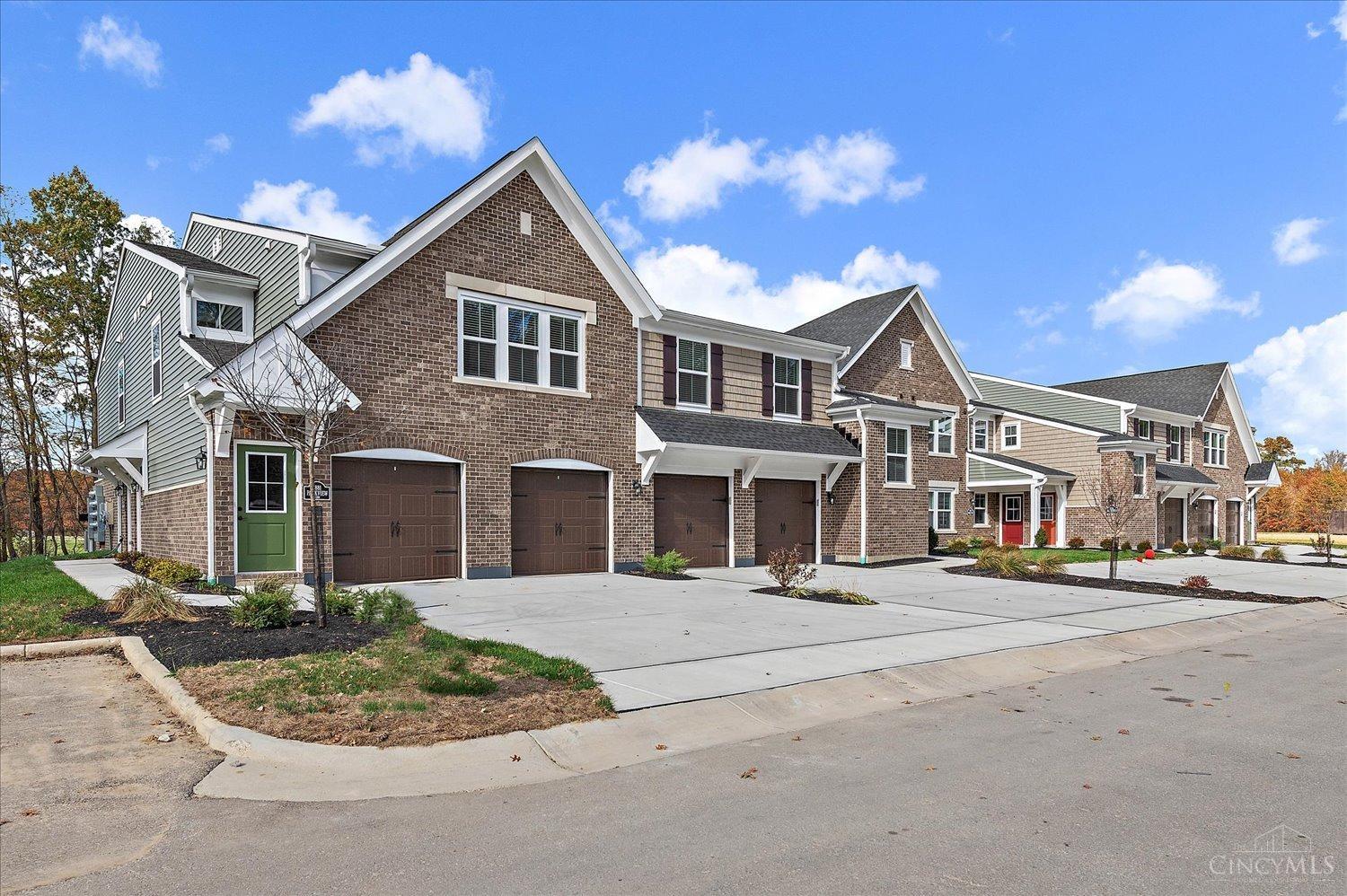 Photo of 5883 90304 Parkview Ln 90304, Miami Twp, OH 45150