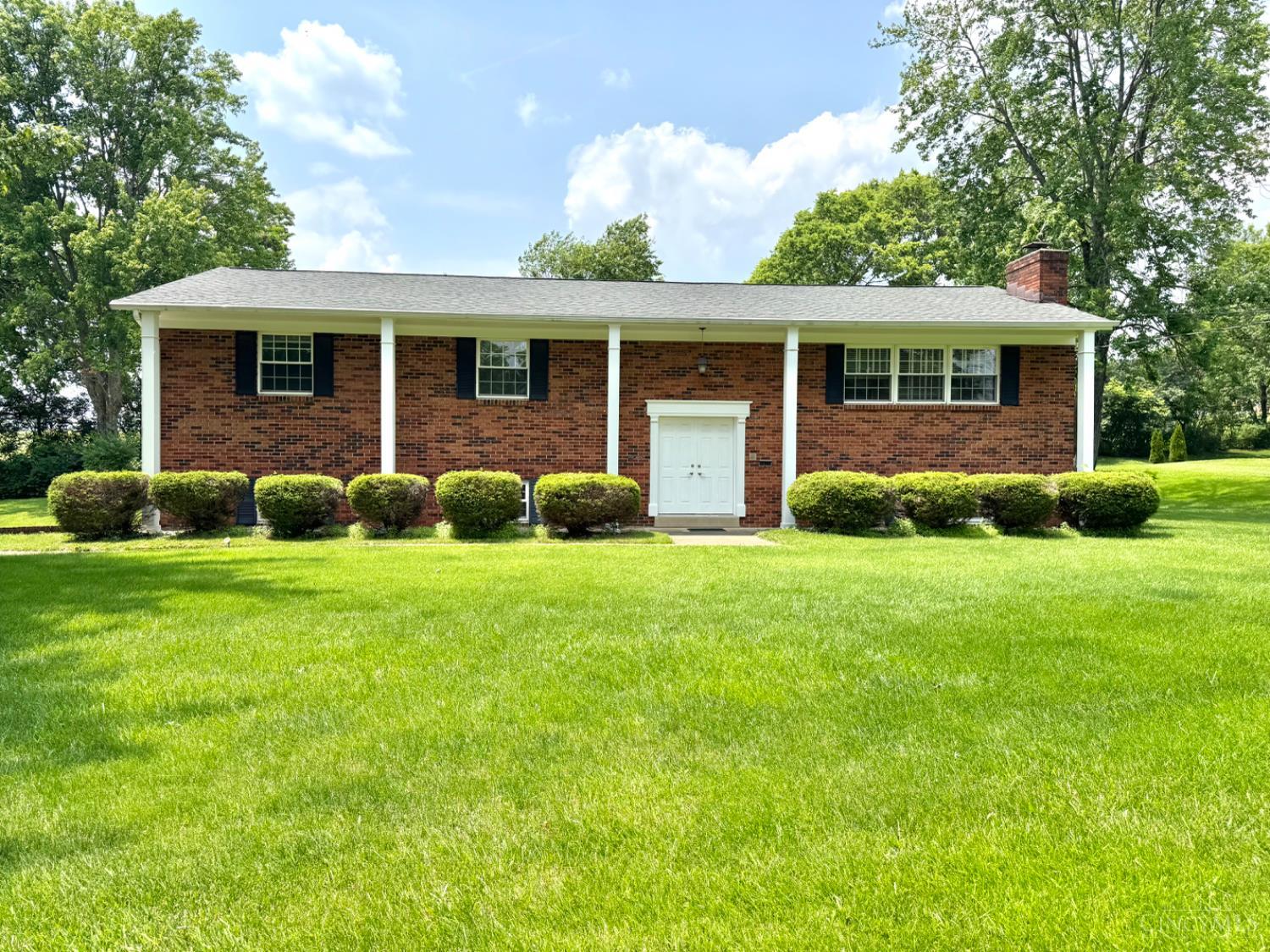 Photo of 8621 Brookridge Dr, West Chester, OH 45069