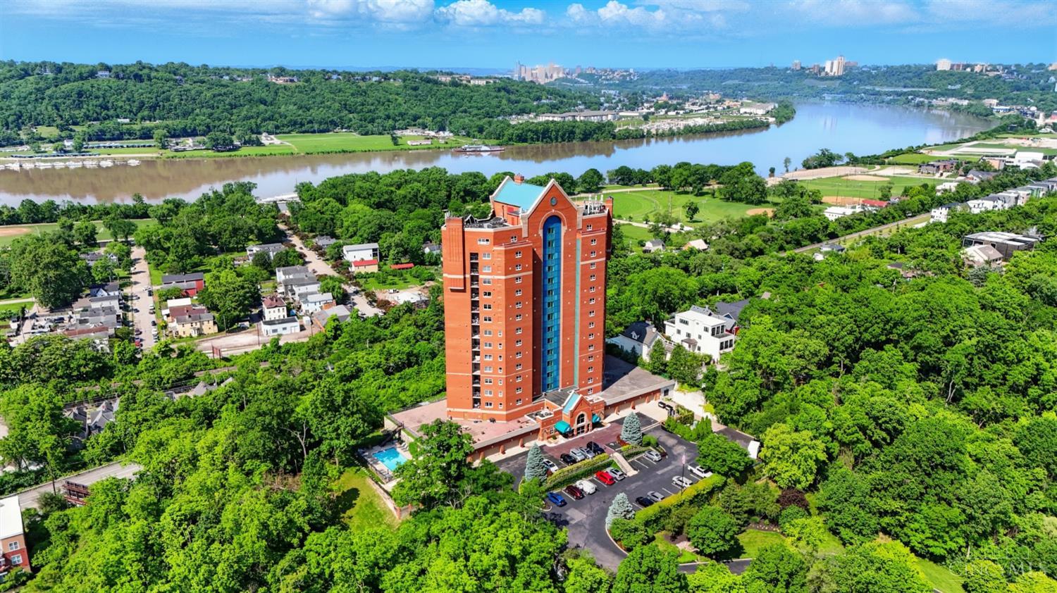 Photo of 3435 Golden Ave 803, Cincinnati, OH 45226