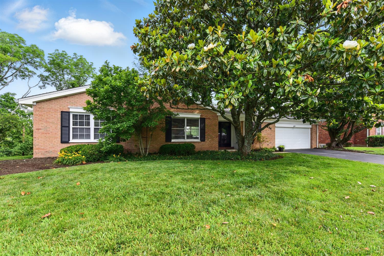 Photo of 6934 Woodsedge Dr, Anderson Twp, OH 45230