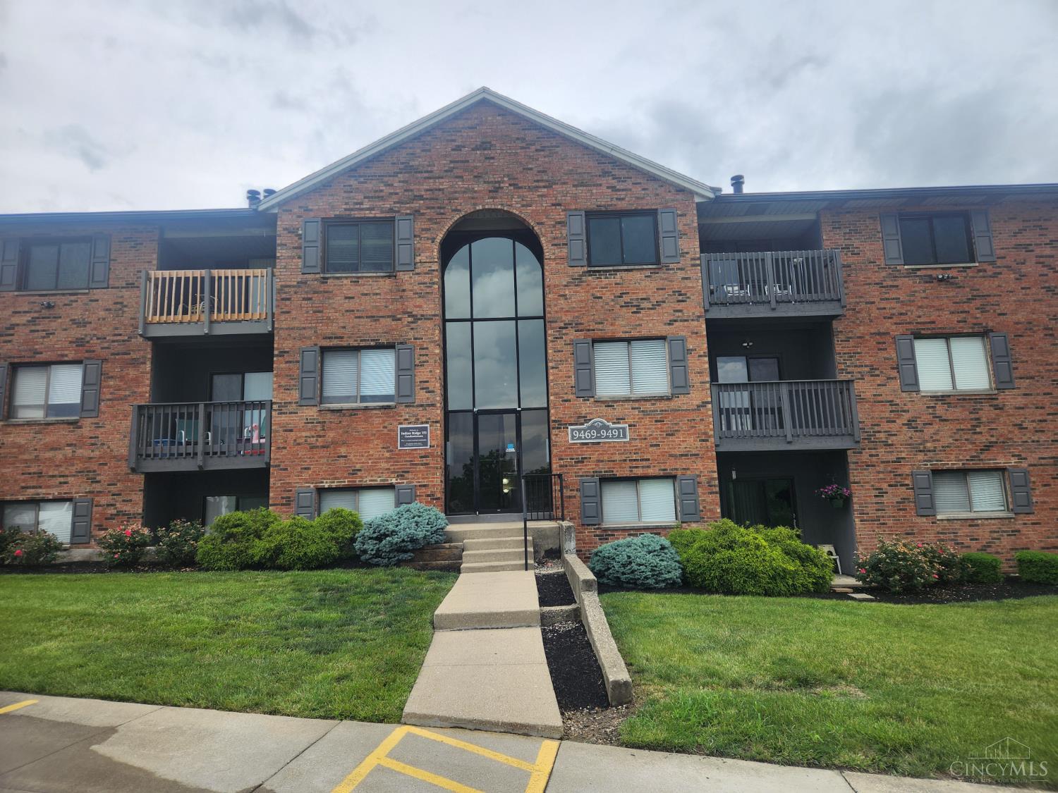 Photo of 9489 Woodland Hills Dr, West Chester, OH 45011