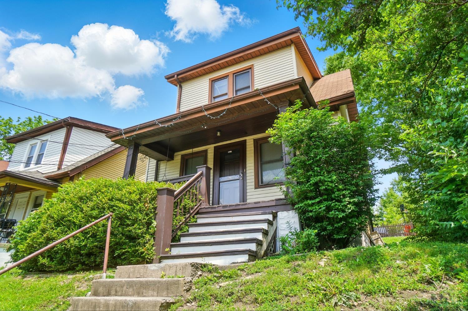 Photo of 212 Atkinson St, Cincinnati, OH 45219