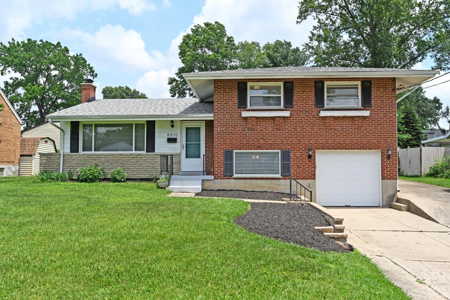 Photo of 8810 Eldora Dr, Sycamore Twp, OH 45236