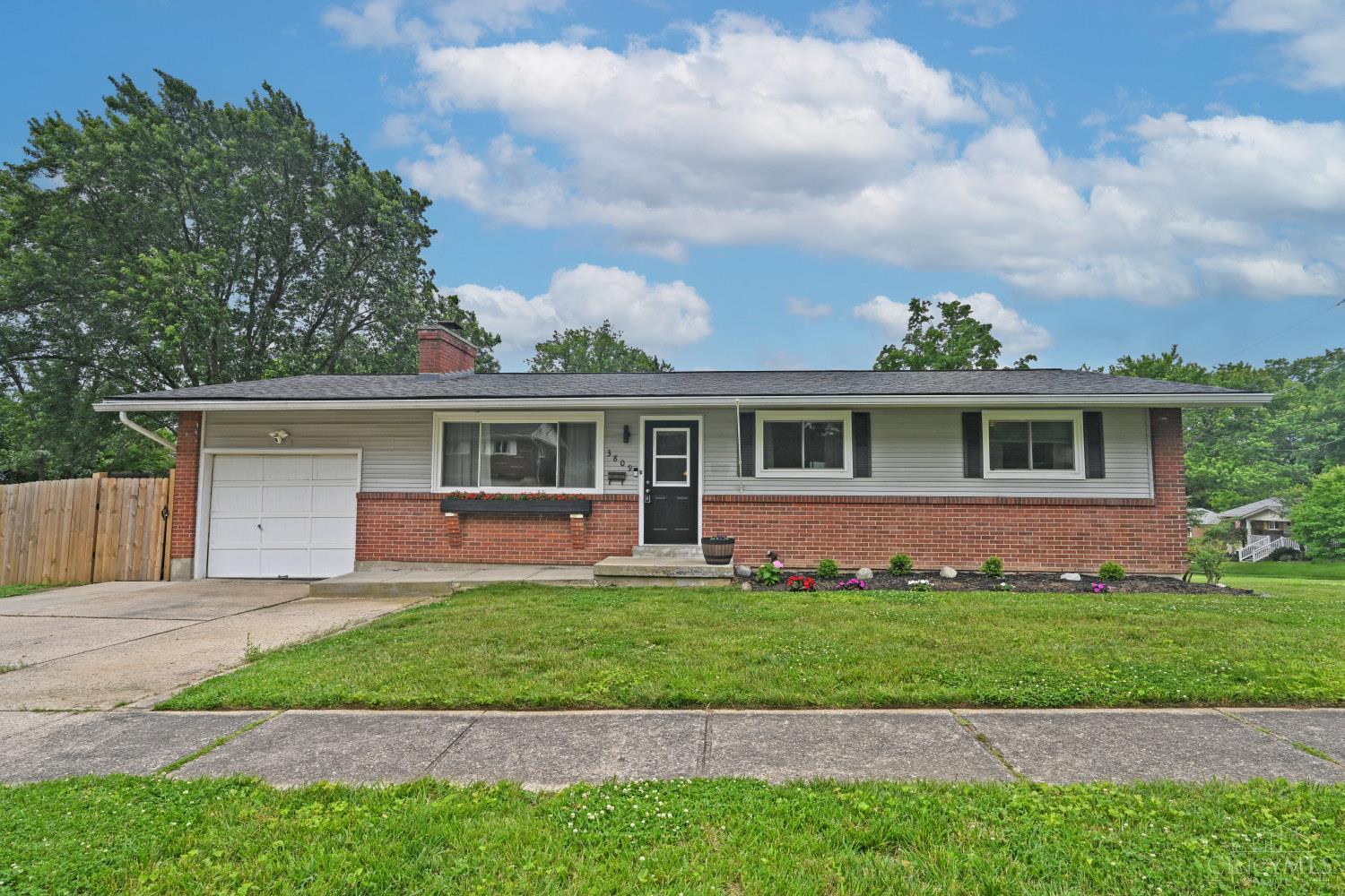Photo of 3809 Belfast Ave, Sycamore Twp, OH 45236