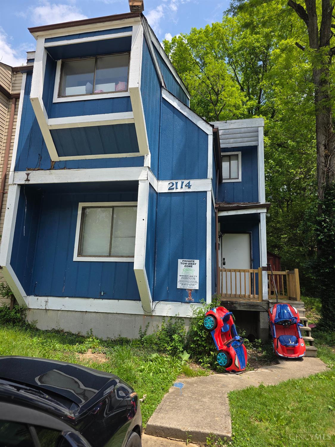 Photo of 2114 St Leo Pl, Cincinnati, OH 45211
