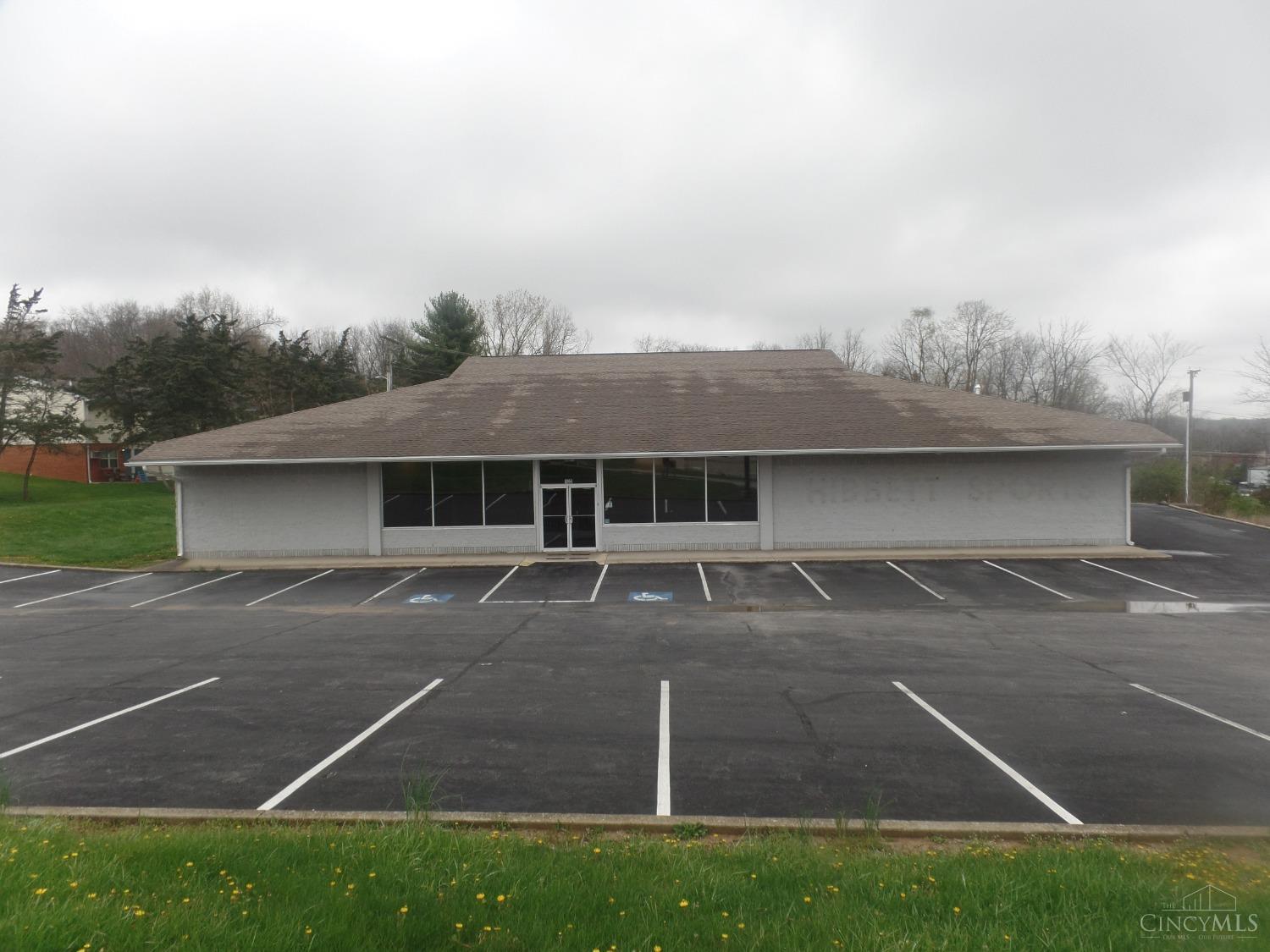 Photo of 102 Harry Sauner Rd, Hillsboro, OH 45133