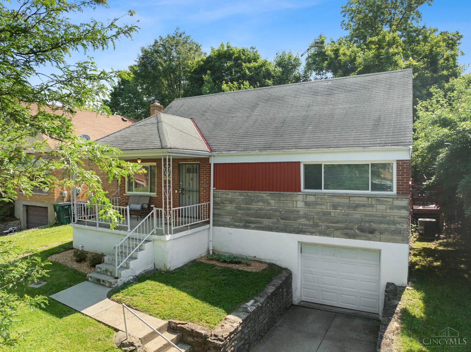 Photo of 990 Covedale Avenue, Cincinnati, OH 45238