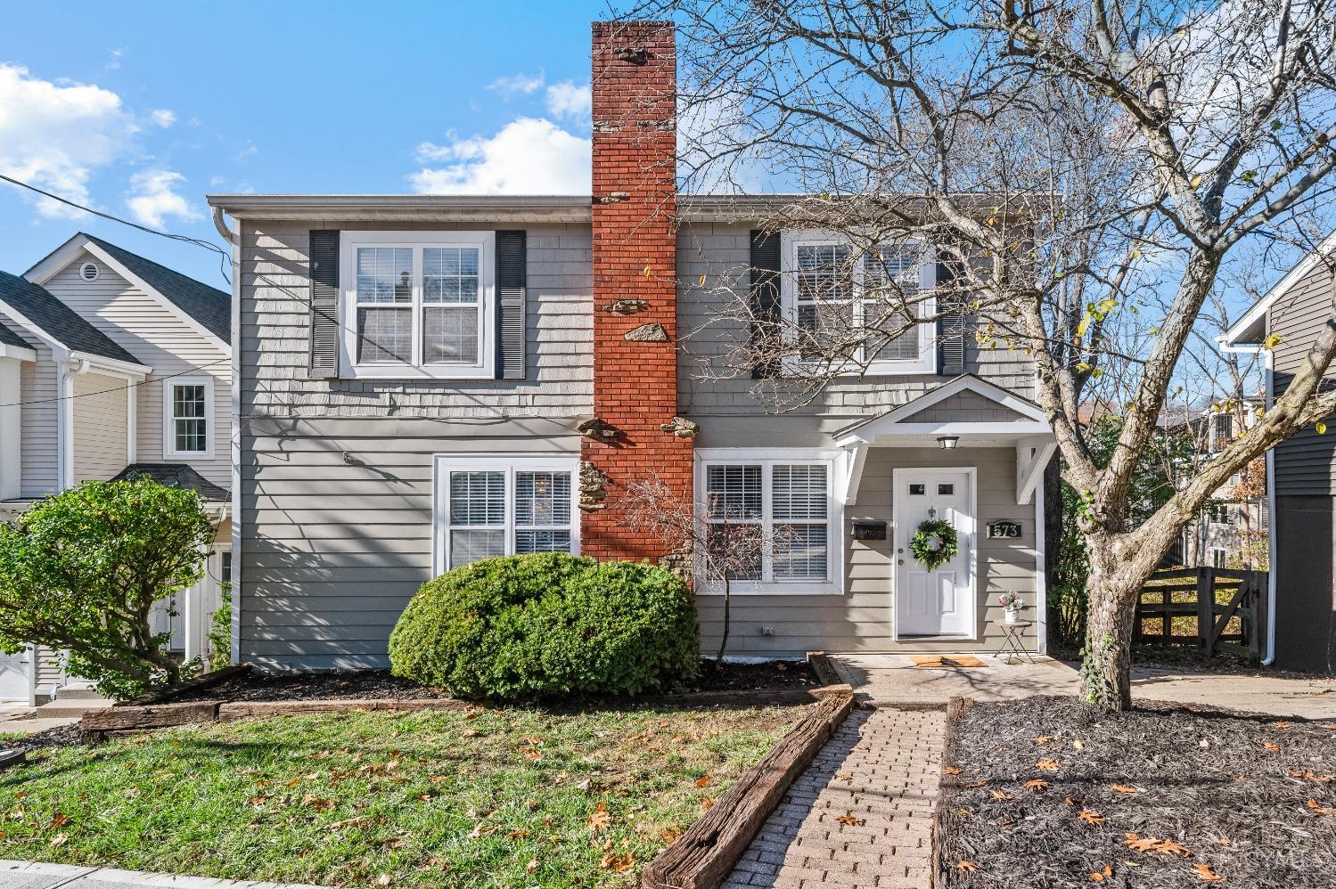 Photo of 573 Hoge St, Cincinnati, OH 45226
