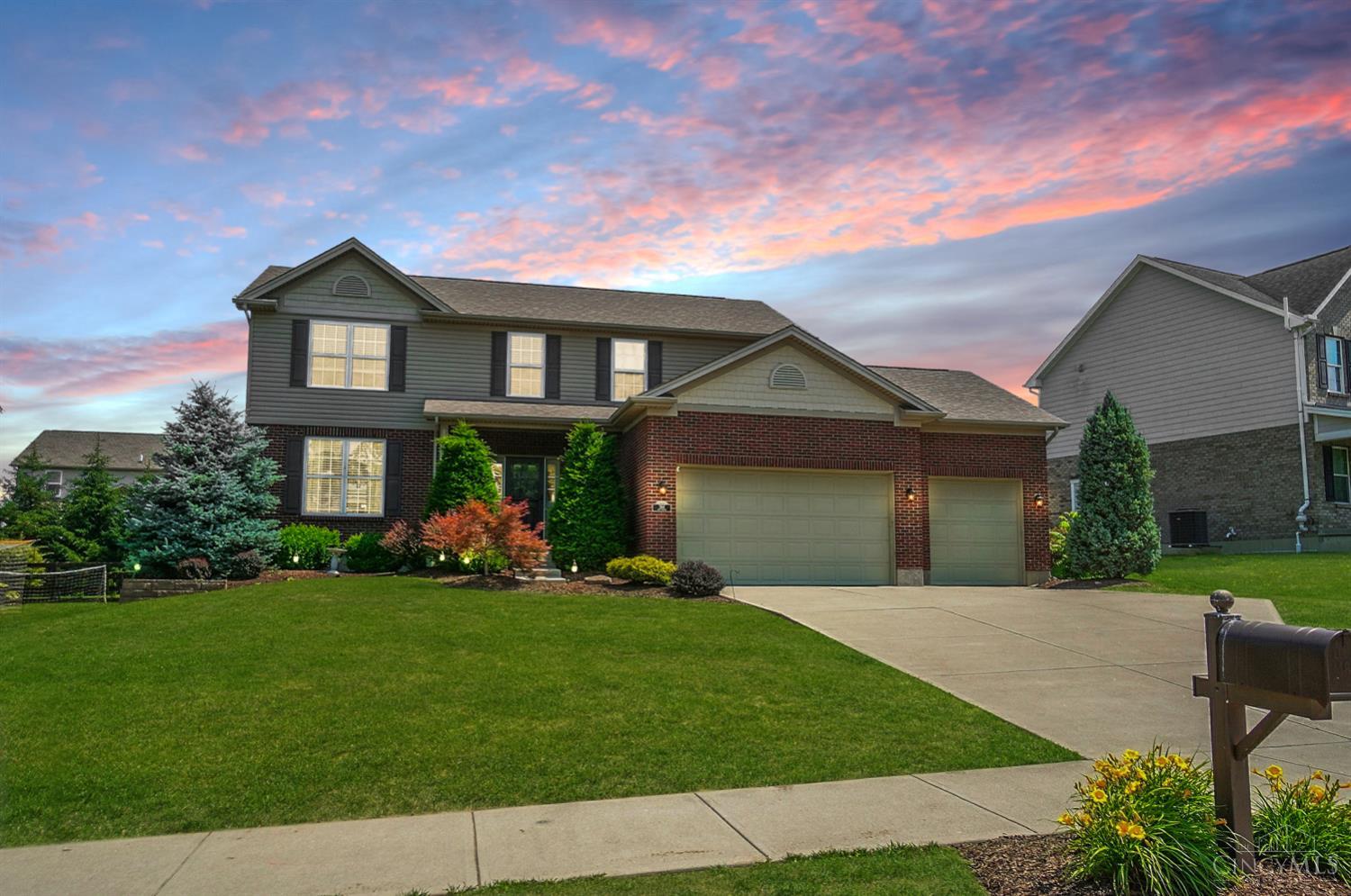 Photo of 564 E Brooke Dr, Monroe, OH 45050
