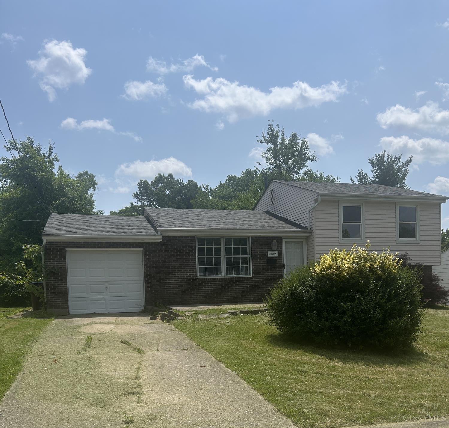 Photo of 10216 Hawkhurst Dr, Colerain Twp, OH 45231