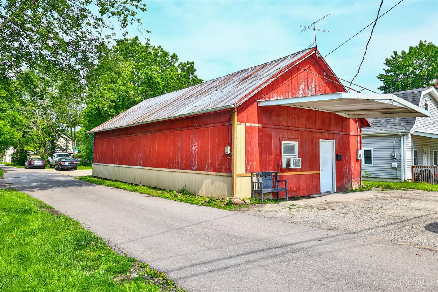 Photo of 319 S Union St, Bethel, OH 45106