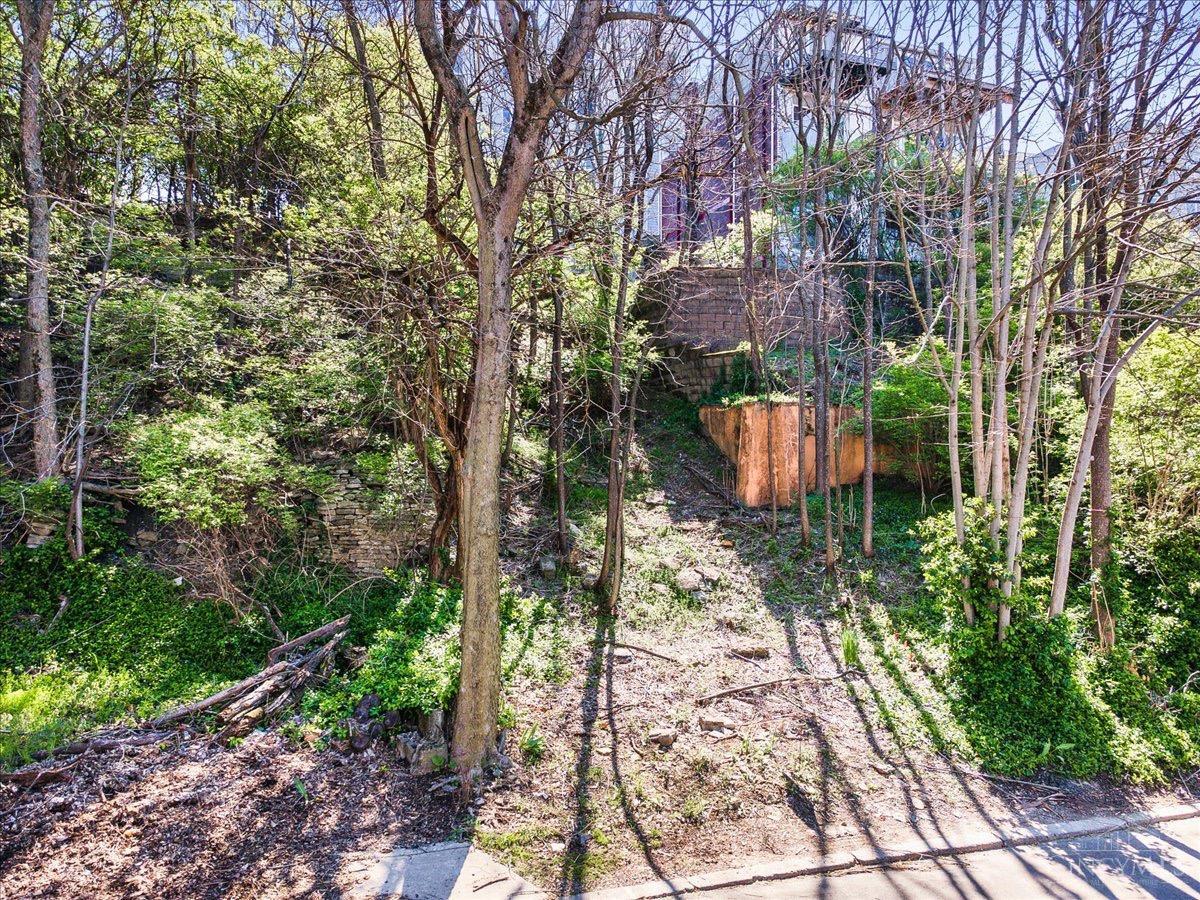 Photo of 1860 Walker St, Cincinnati, OH 45202