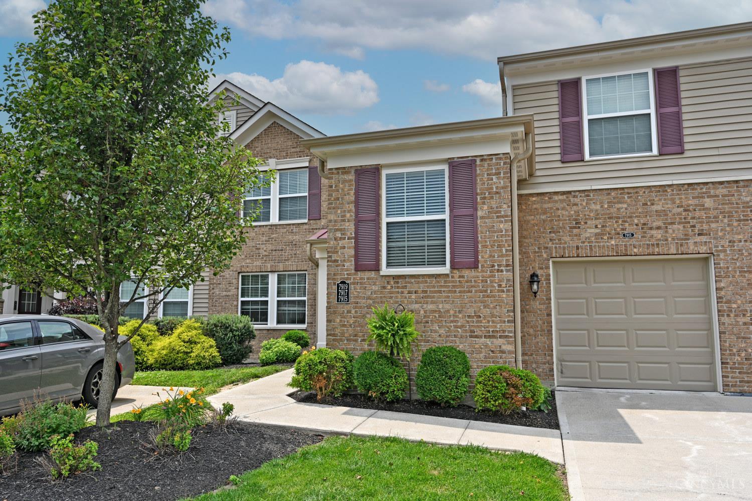 Photo of 7917 Oakbridge Wy, Green Twp, OH 45248