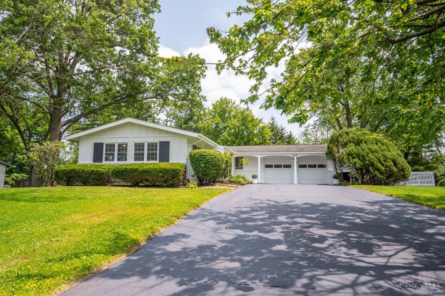Photo of 8676 Brittany Dr, Sycamore Twp, OH 45242