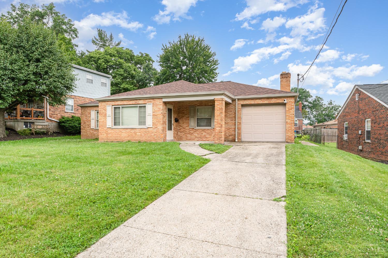 Photo of 1127 Glenna Dr, Cincinnati, OH 45238