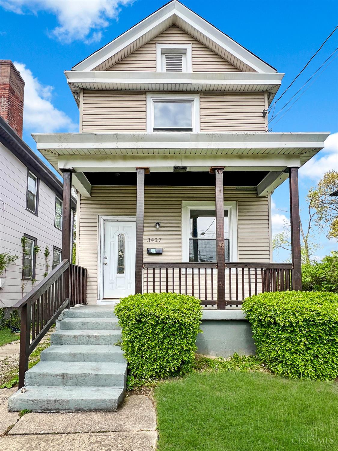Photo of 3427 Woodburn Ave, Cincinnati, OH 45207