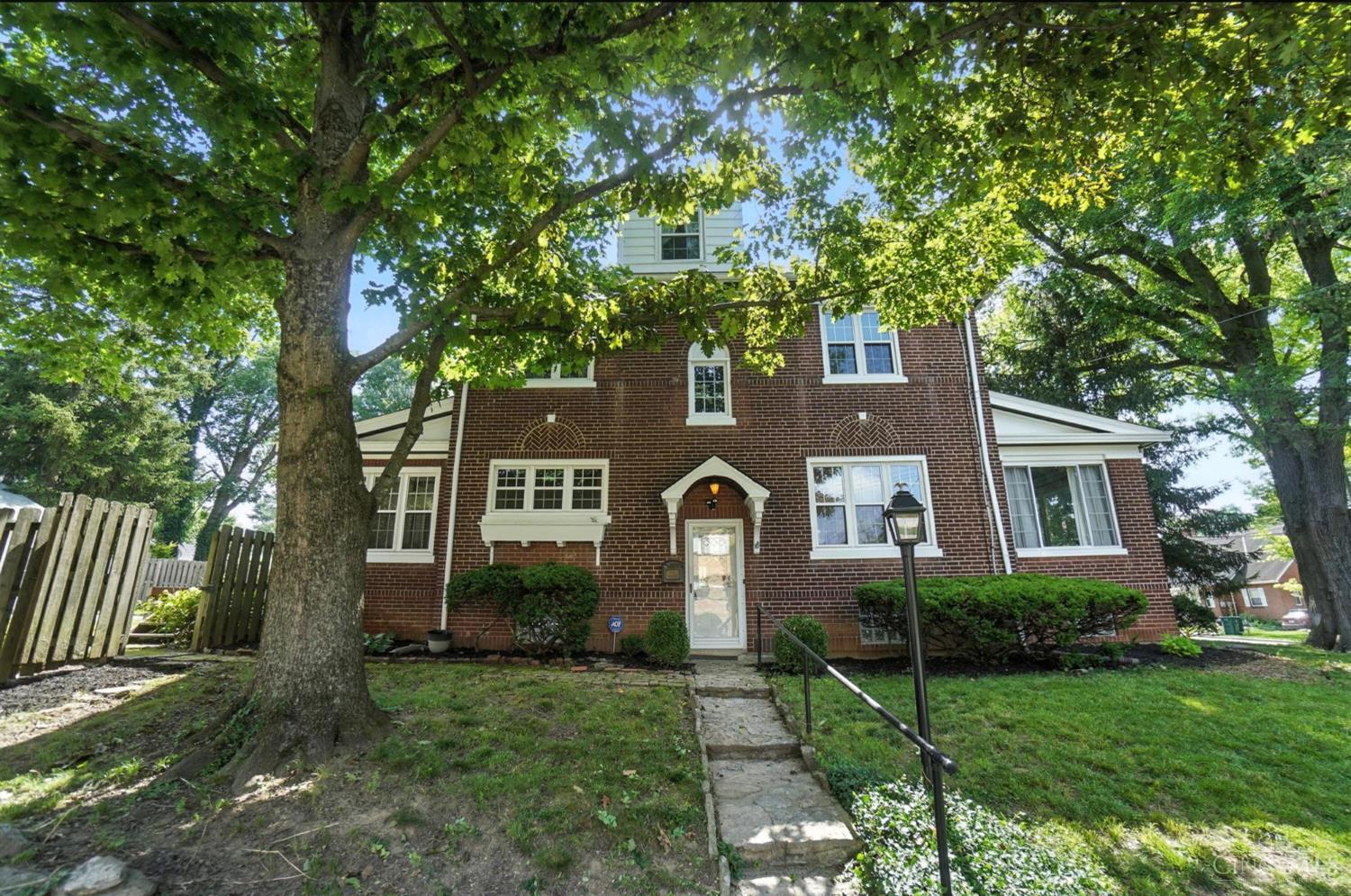 Photo of 3416 Woodford Rd, Cincinnati, OH 45213