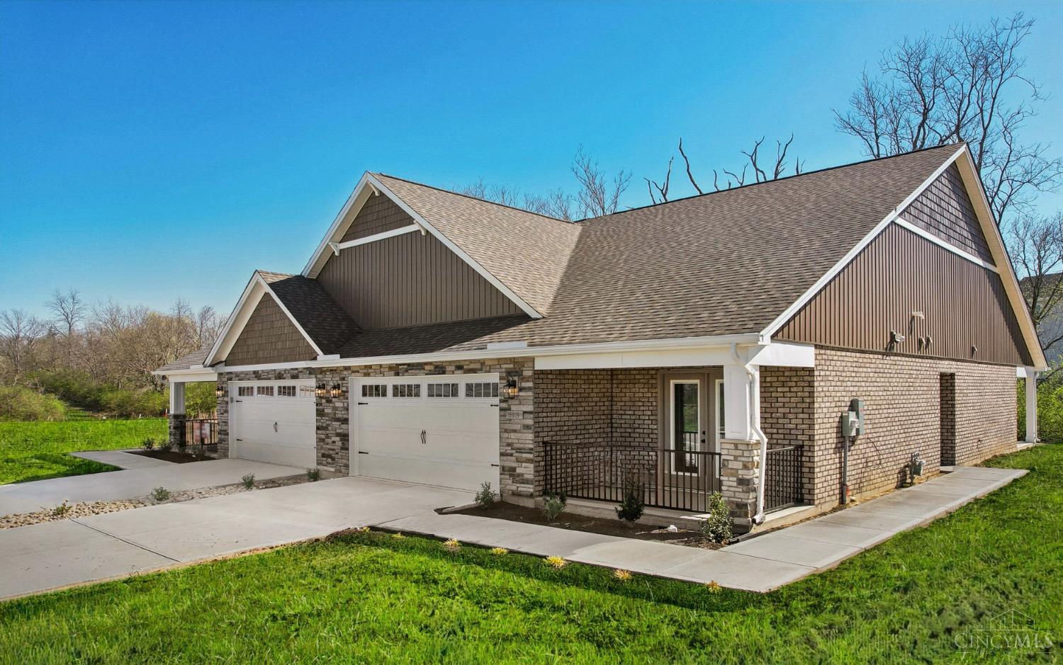 Photo of 5019 Waterford Dr, Middletown, OH 45042