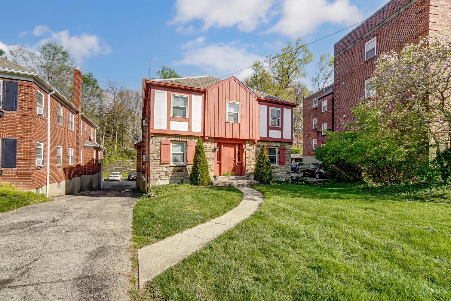 Photo of 6431 Montgomery Road, Cincinnati, OH 45213