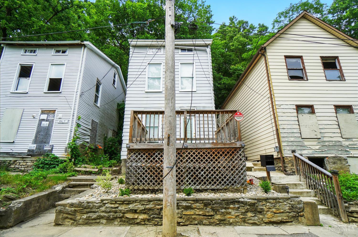 Photo of 2473 Everglade Pl, Cincinnati, OH 45214