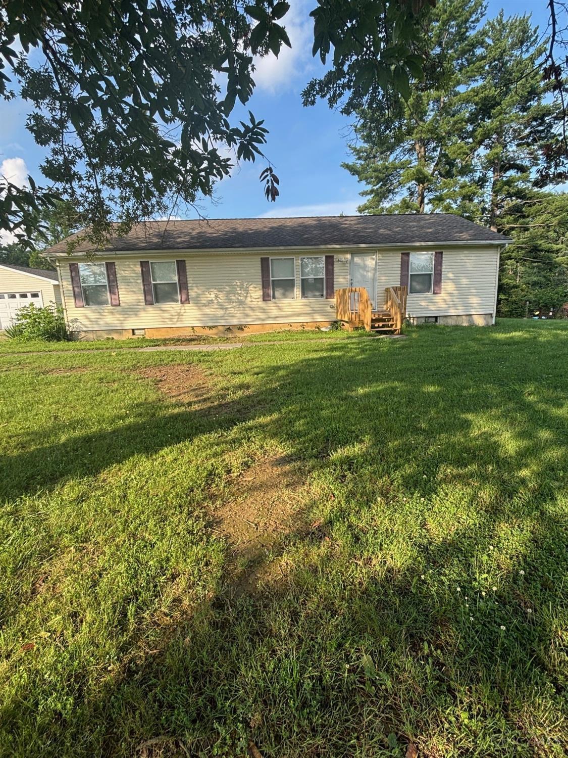 Photo of 9904 Cozaddale Murdock Rd, Hamilton Twp, OH 45140