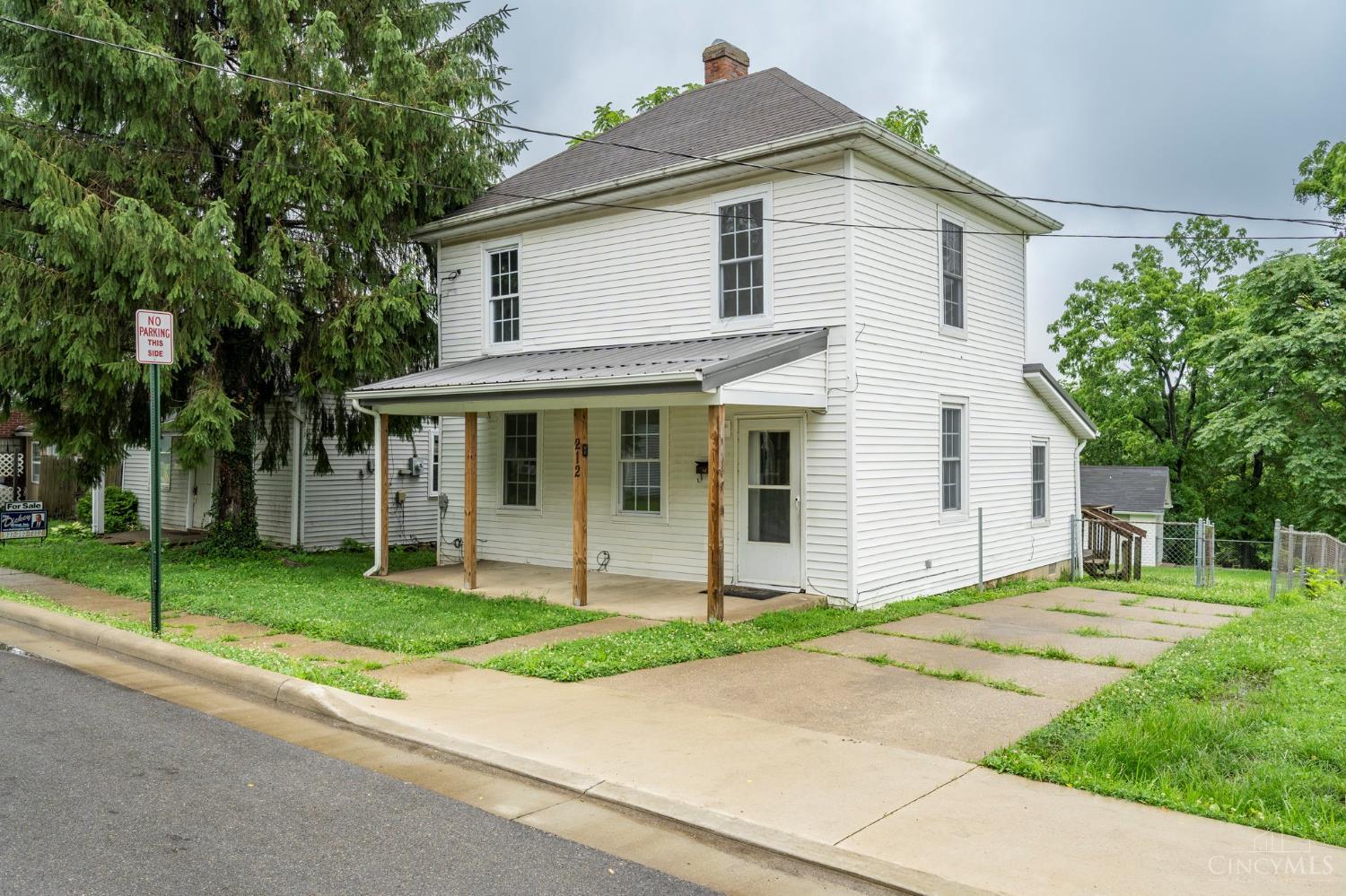 Photo of 212 Johnson St, Hillsboro, OH 45133