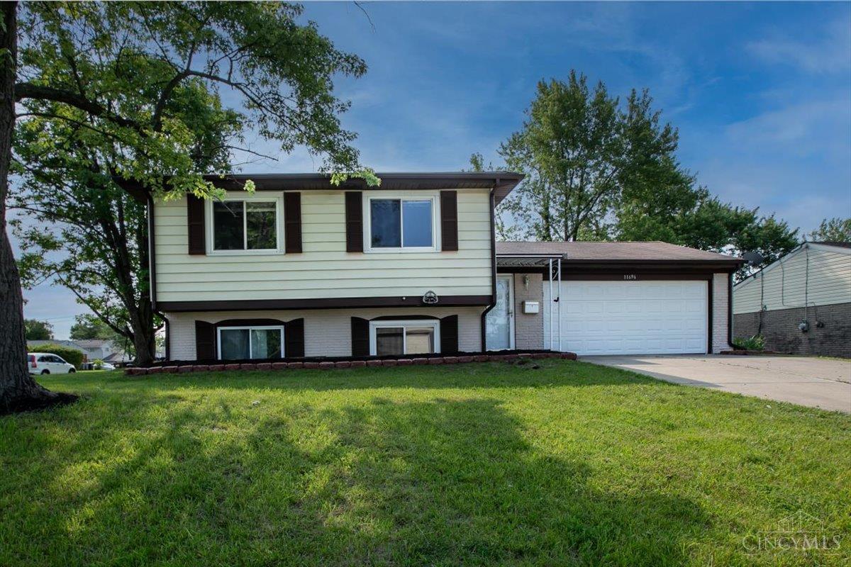 Photo of 11696 Hinkley Dr, Forest Park, OH 45240