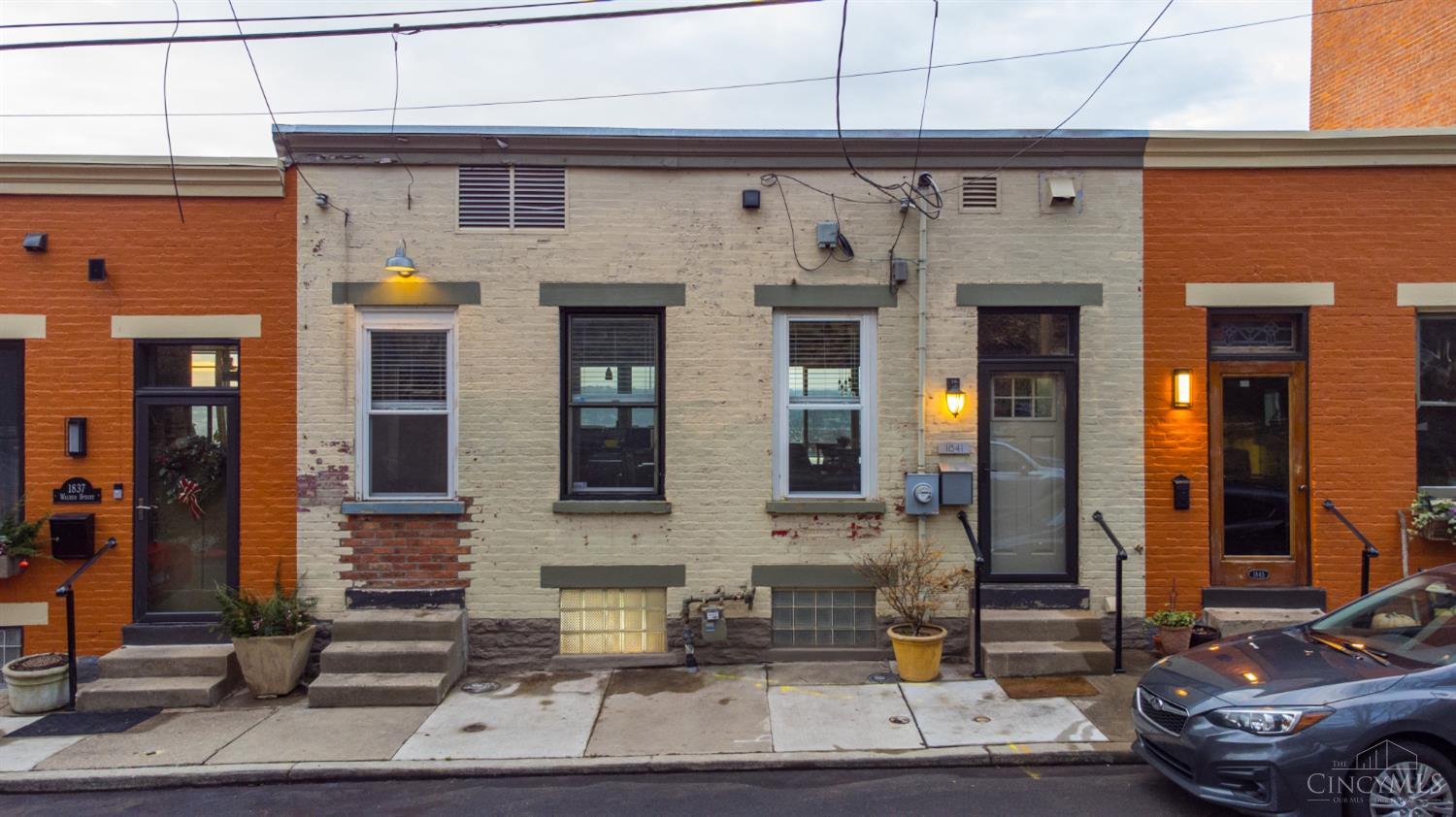 Photo of 1841 Walker St, Cincinnati, OH 45212