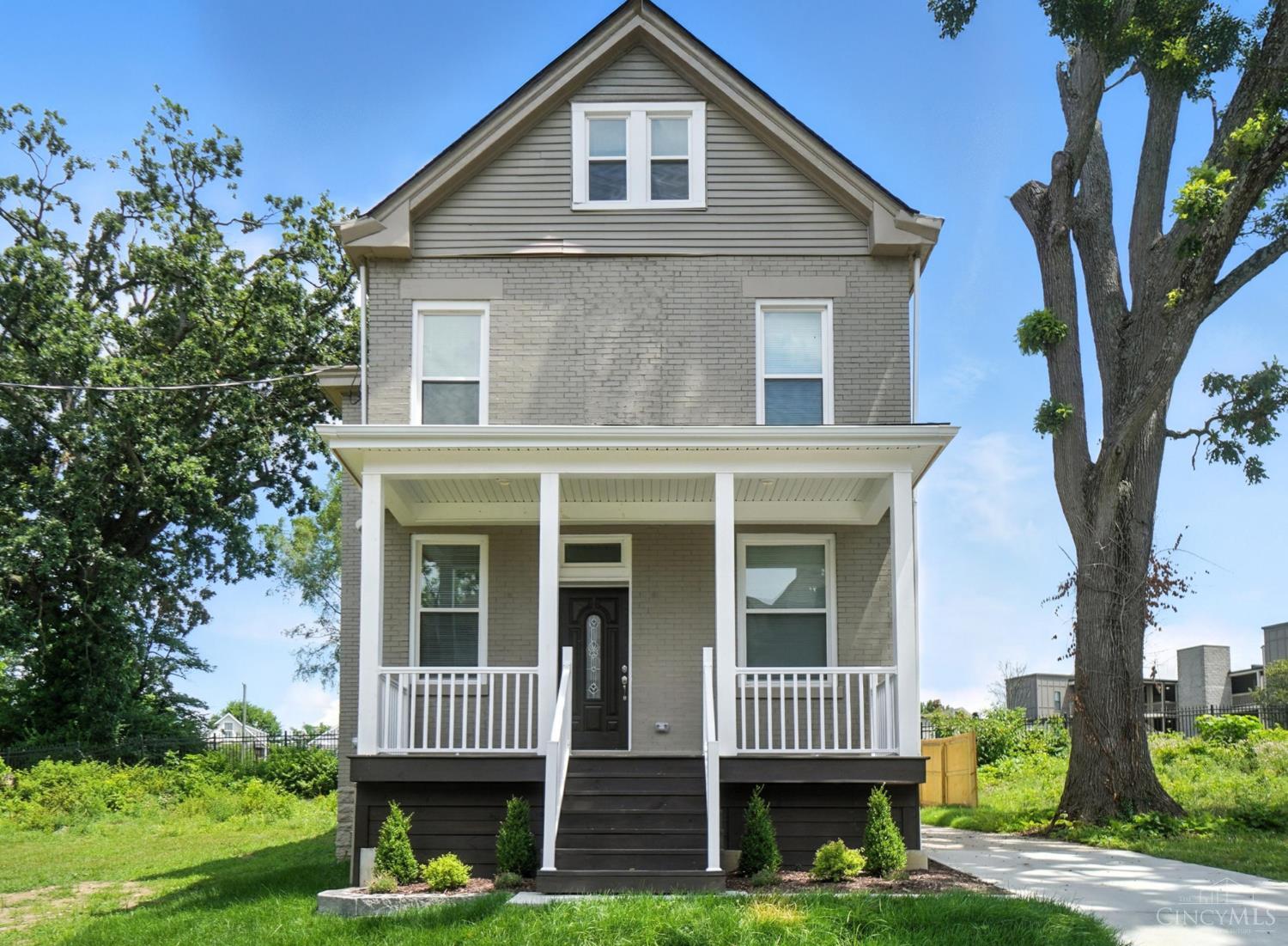 Photo of 1582 Dixmont Avenue, Cincinnati, OH 45207