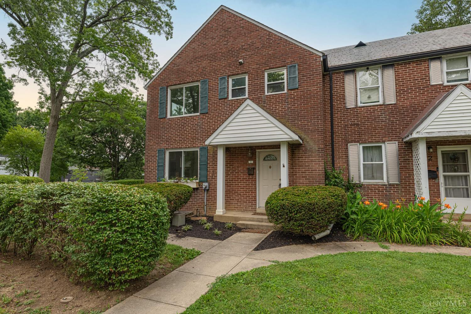 Photo of 1 Belknap Place, Greenhills, OH 45218