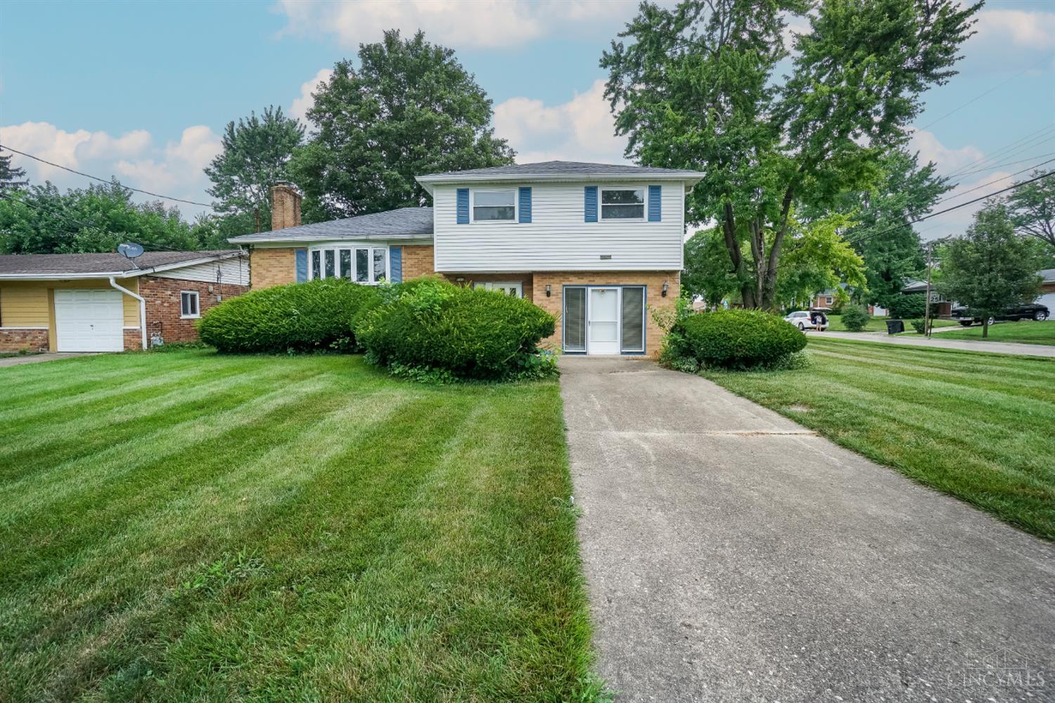 Photo of 702 W Sharon Road, Forest Park, OH 45240