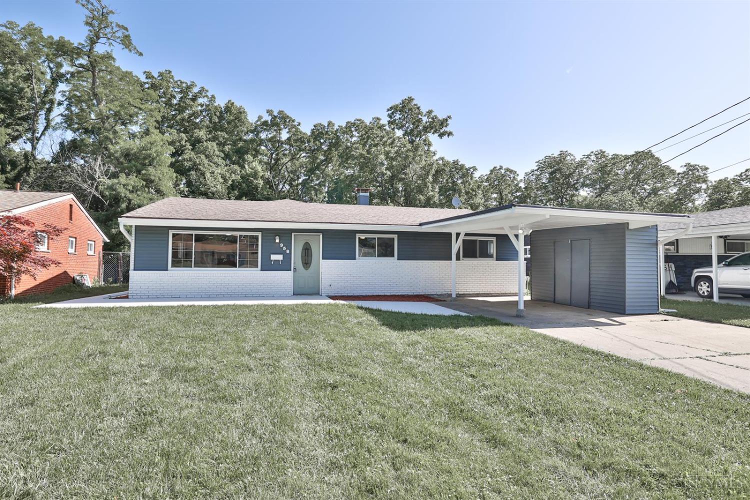 Photo of 958 Hollytree Drive, Springfield Twp., OH 45231
