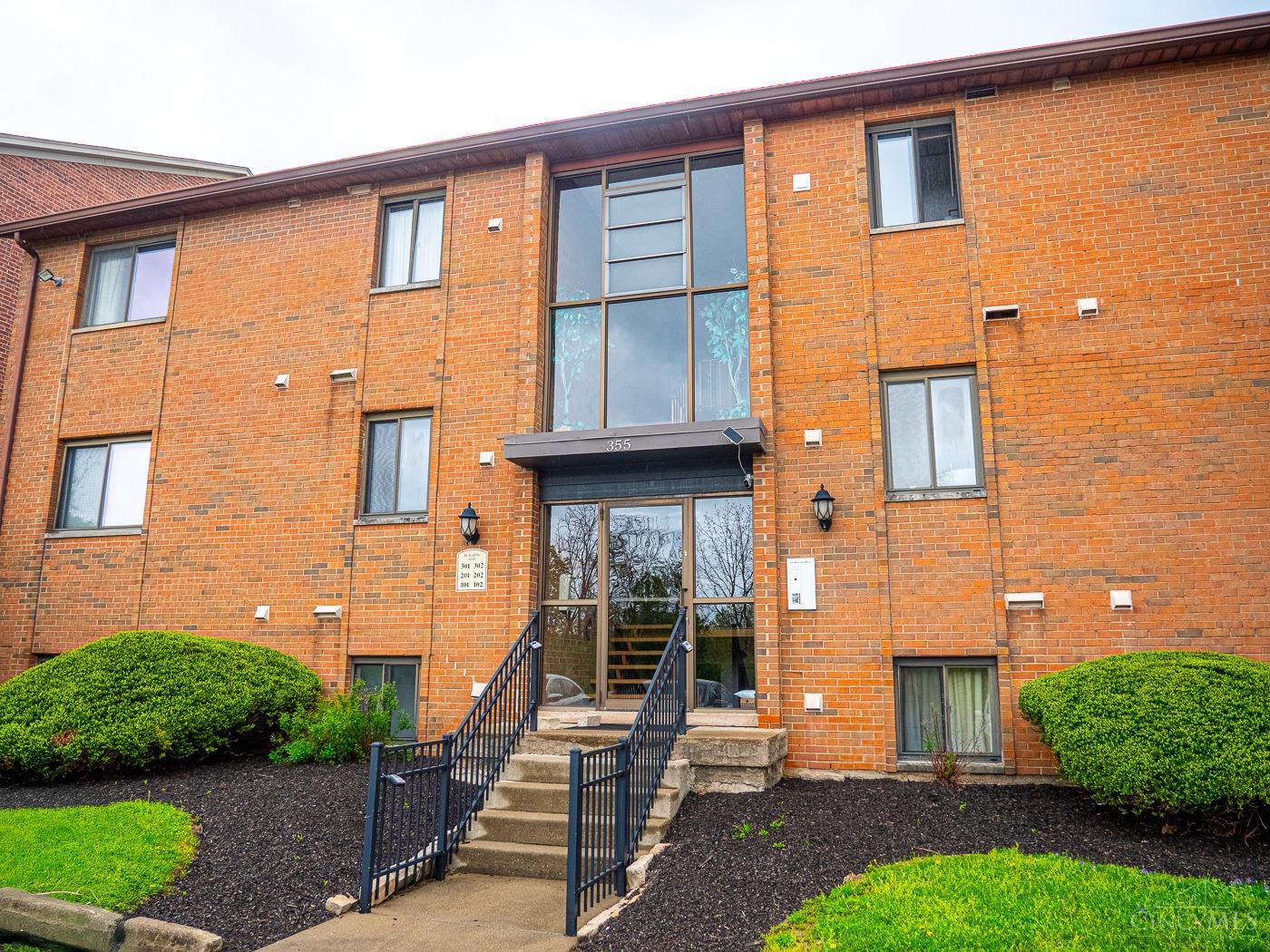 Photo of 355 Grand Avenue, Cincinnati, OH 45205