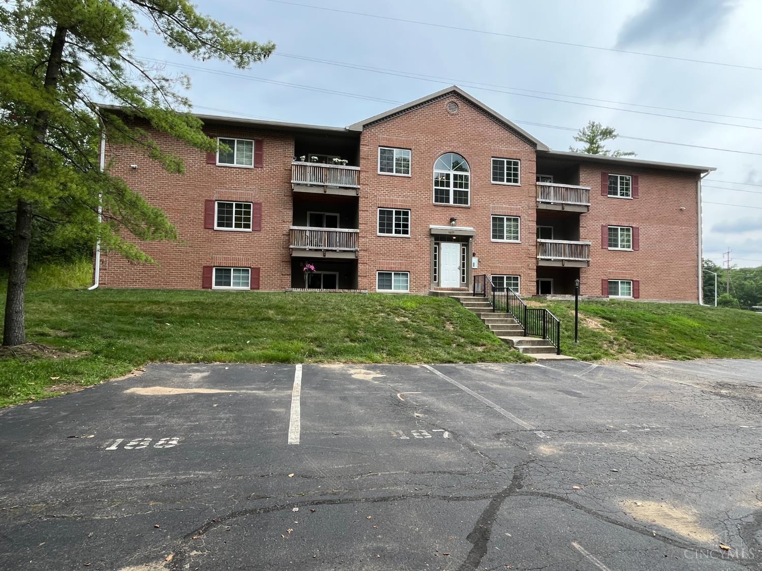 Photo of 1605 W Augusta Boulevard, Fairfield, OH 45014