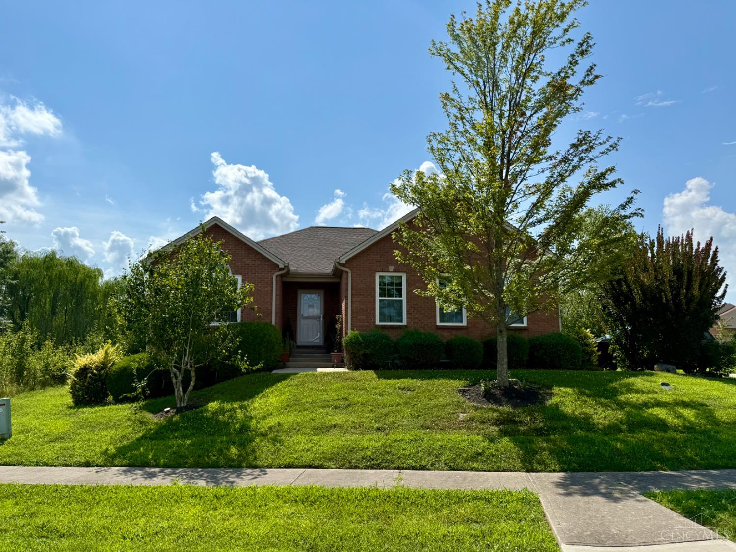 Photo of 2002 Redbud Drive, Hamilton, OH 45013