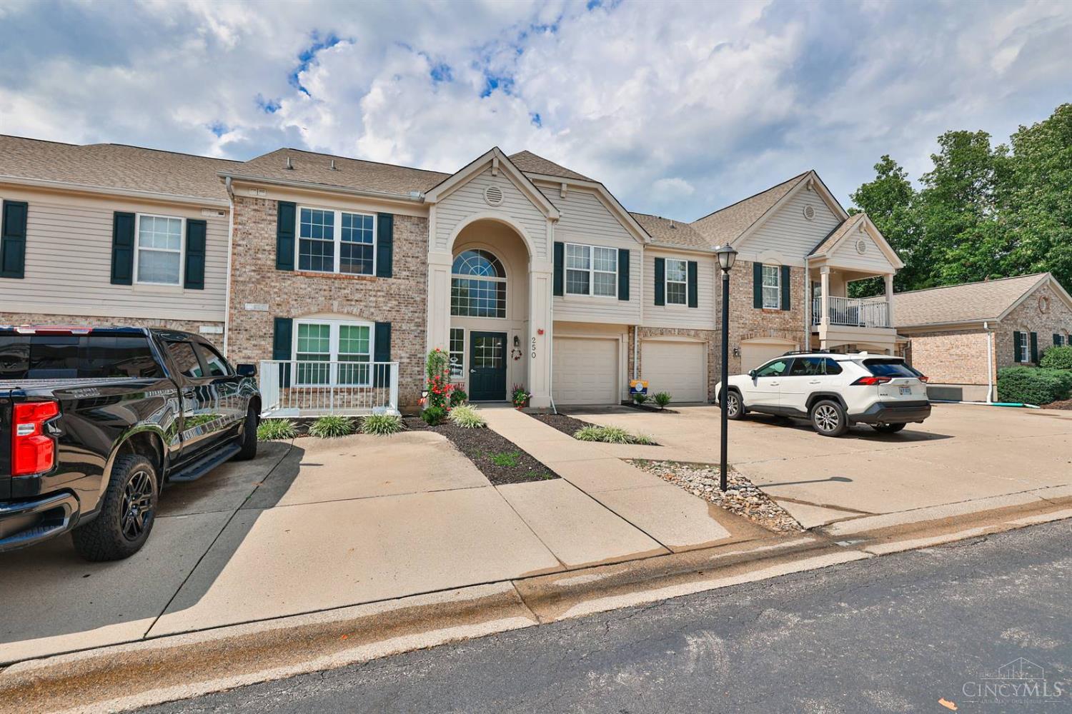 Photo of 250 Postoak Lane, Milford, OH 45150