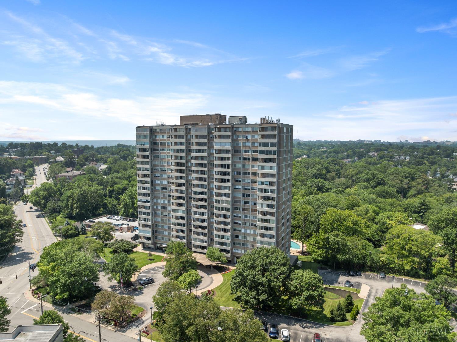 Photo of 2324 Madison Road, Cincinnati, OH 45208