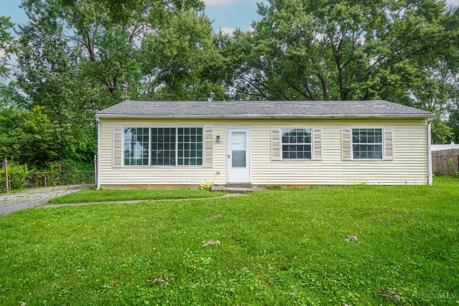 Photo of 1000 Sarbrook Drive, Cincinnati, OH 45231