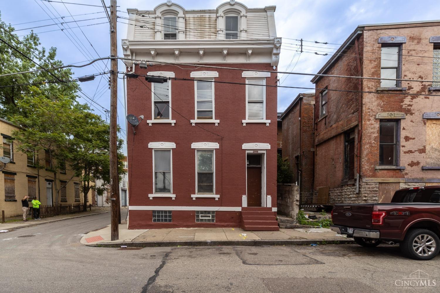 Photo of 2008 Colerain Avenue, Cincinnati, OH 45214