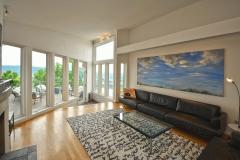 Grand views over the Ohio River and Northern KY. What a great space to call your own. Light a fire on a chilly evening and enjoy the sun and views during the spring and summer.