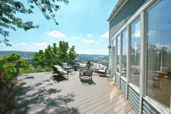Enormous tiered deck overlooking the mighty Ohio. This location is an ideal location for anyone wanting to be close to downtown without being in the heart of Cincinnati. 15 minute walk to Eden Park, Cincinnati Playhouse in the Park, Holy Cross Immaculata Church, Mt Adams pubs, and a great dining experience at the Rookwood or Celestial Steak House.