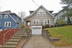 Clean and updated 2Br home in the sought after neighborhood of Pleasant Ridge.