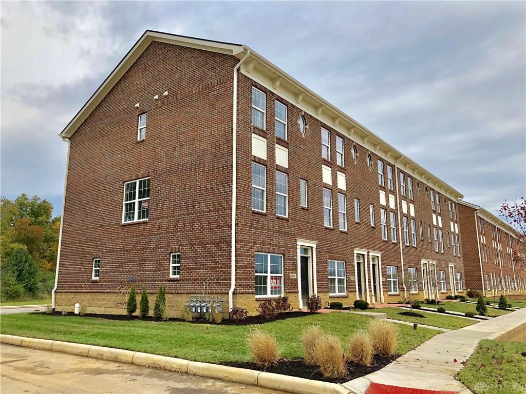 1102 Parklake ROW SPRINGBORO OH