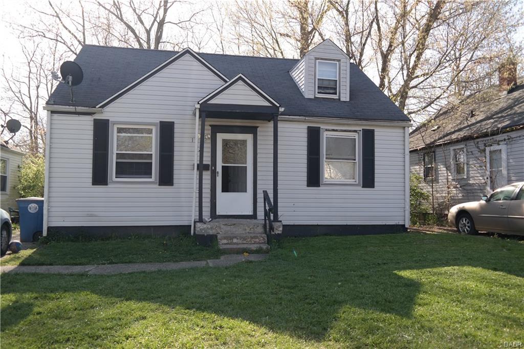 1421 Kingsley AVE