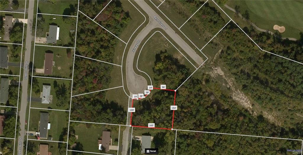 4 Fairway LN