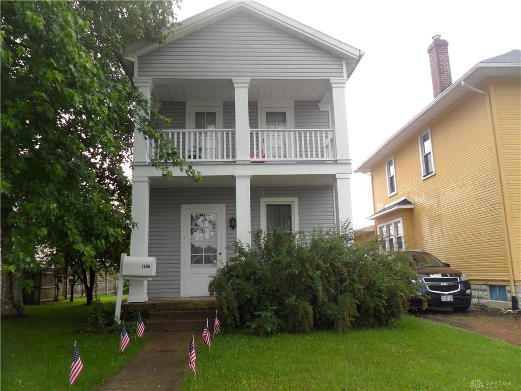 1606 Broadway