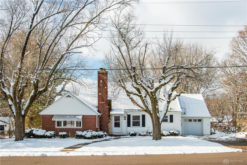 1661 Central DR BEAVERCREEK OH