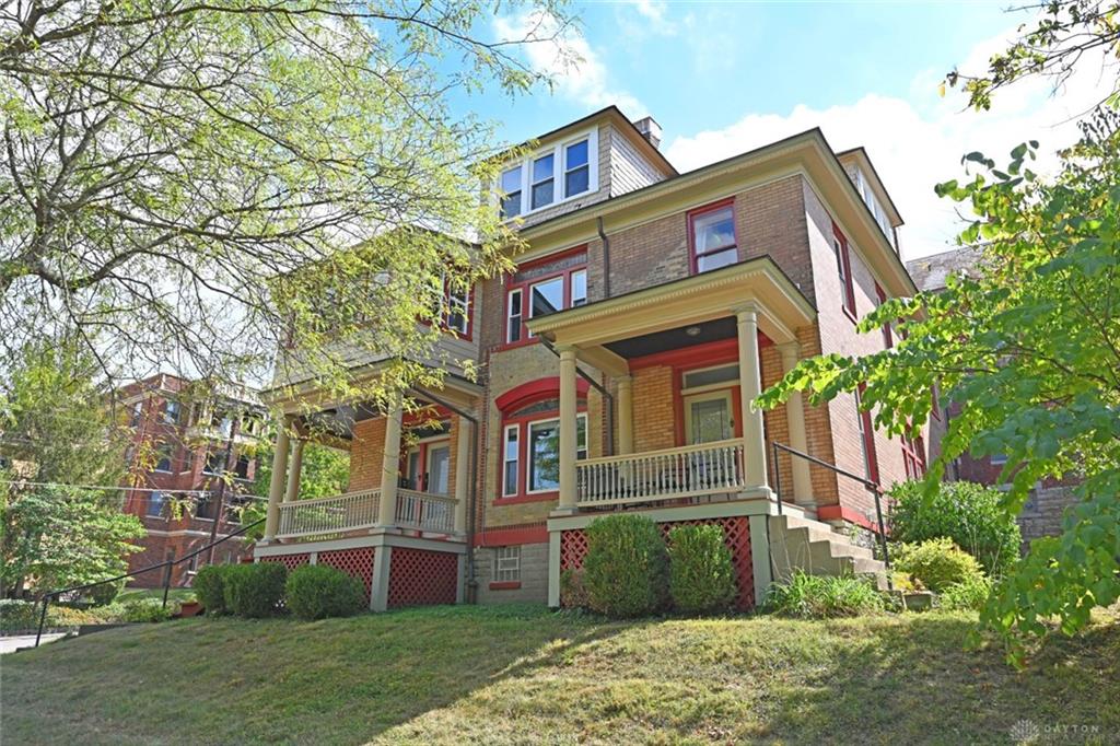 Photo of 401 Mcalpin AVE, CINCINNATI, OH 45220